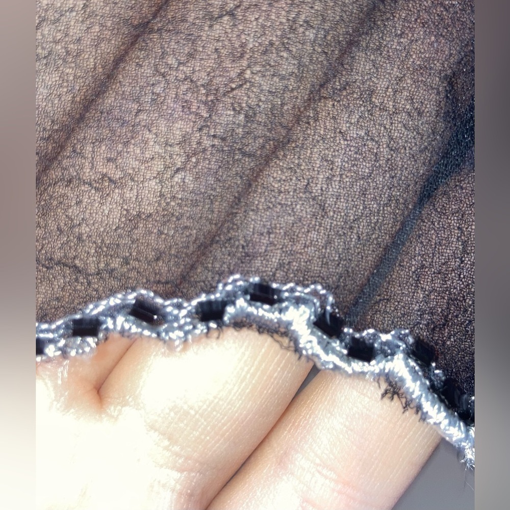 John Paul Richard Black/White Sleeveless Embroidered Beaded/Sequin Top Size S - Picture 5 of 8